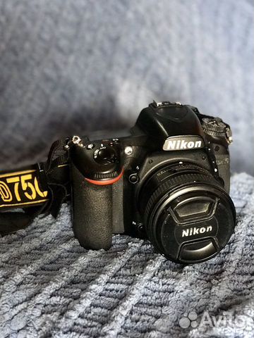 Зеркальный фотоаппарат Nikon D750 Зеркальный фотоаппарат Nikon D750