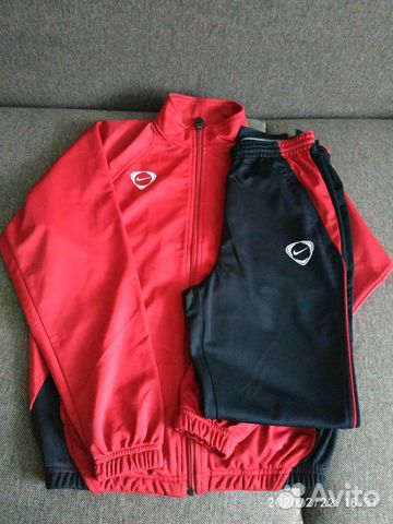 Спортивный костюм Спортивный костюм