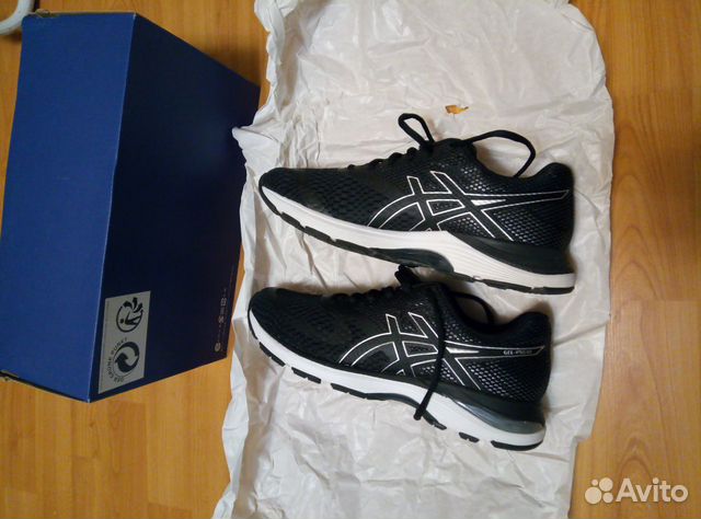 Кроссовки Asics