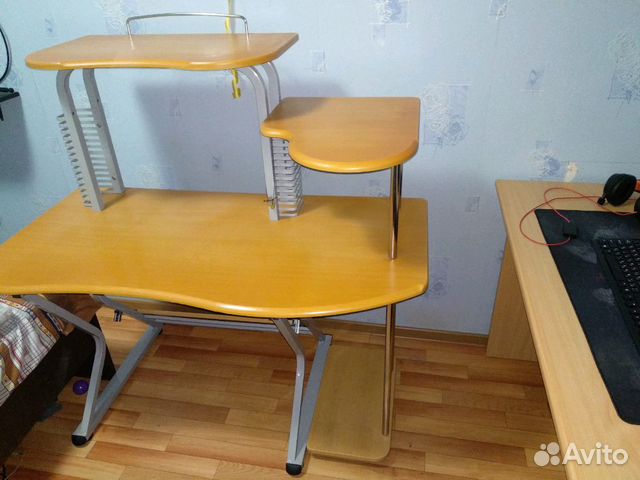 Стол компьютерный