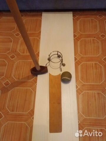 Игра крокет с теннисным мячиком