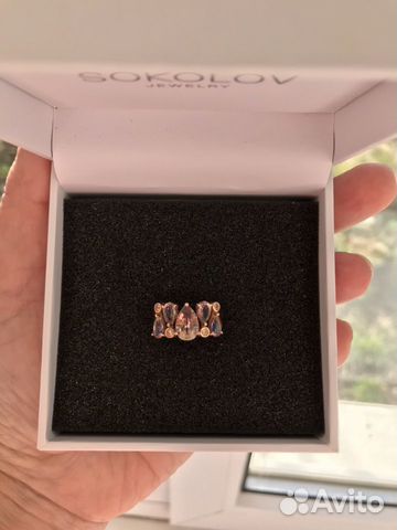 Новое золотое кольцо с топазами Swarovski
