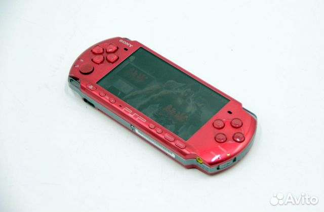 PSP 3008 красная + карта памяти 8GB PSP 3008 красная + карта памяти 8GB