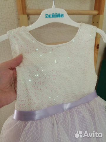 Нарядное платье со шлейфом 5-6 лет Нарядное платье со шлейфом 5-6 лет
