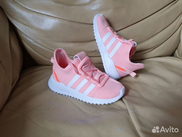Кроссовки Adidas новые детские 27 р Кроссовки Adidas новые детские 27 р
