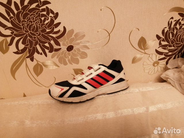 Кроссовки Adidas фирменные Кроссовки Adidas фирменные