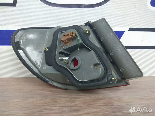 Фонарь задний задний правый Nissan Cefiro A33