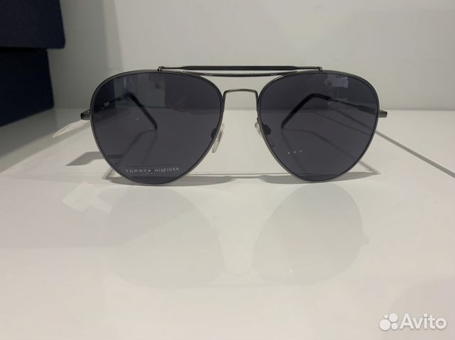 Очки Tommy Hilfiger