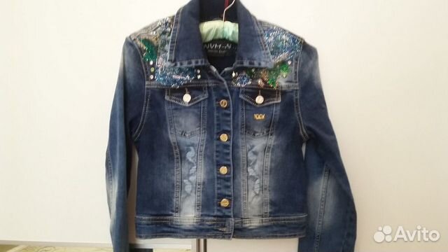 Куртка джинсовая новая со стразами Куртка джинсовая новая со стразами