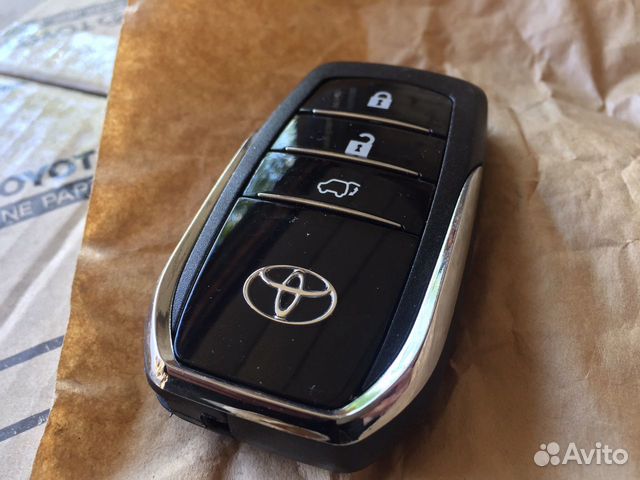 Смарт ключ Land Cruiser 200 2007-2020 Смарт ключ Land Cruiser 200 2007-2020