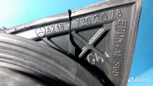 Уплотнитель двери передний правый Mercedes-Benz