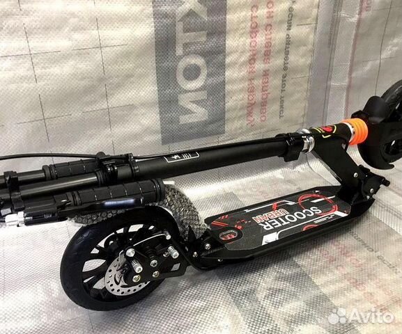 Скоростной городской самокат на резиновых колесах Скоростной городской самокат на резиновых колесах