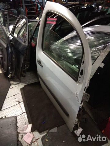 Дверь передняя правая Renault Kangoo 2 2008) Дверь передняя правая Renault Kangoo 2 2008)