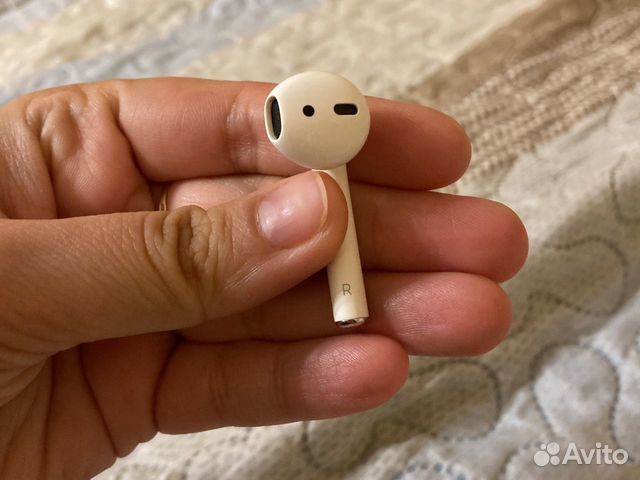 Правый наушник AirPods 2 Правый наушник AirPods 2