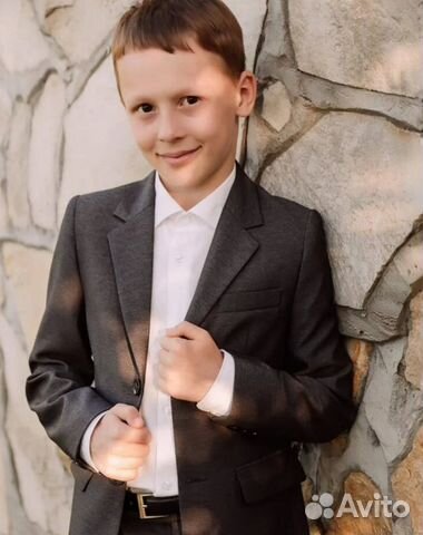 Школьный костюм новый серый 116; 122 см