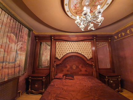 Итальянский спальный гарнитур