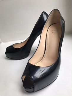 Лаковые туфли Nando Muzi с открытым мысом