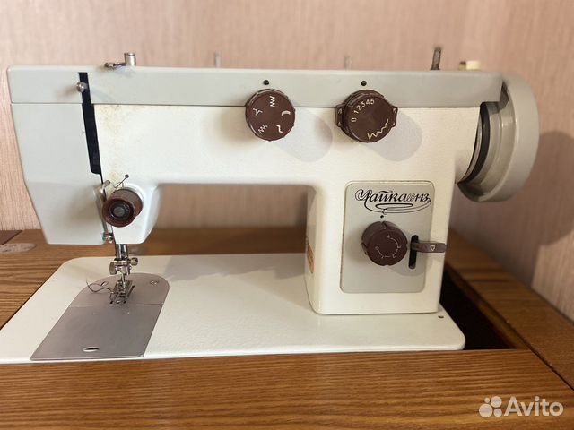Швейная машина чайка 143