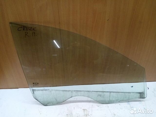 Стекло двери переднее правое Chevrolet Cruze J300