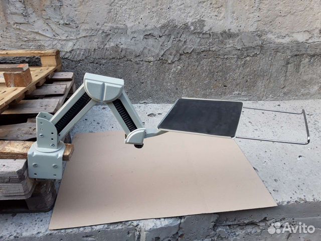 Полка под тв,монитор и тд