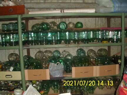 Стеклянные банки и бутылки