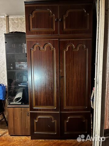 Шкаф с зеркалом