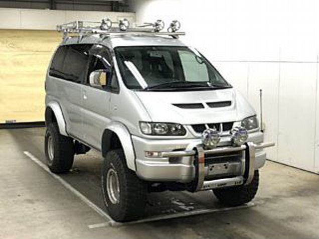 Делика автомат. Mitsubishi Delica 2002. Митсубиси Делика 2002. Мицубиси Делика 2002. Mitsubishi Delica 20 года.