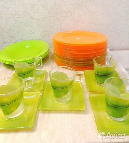 Набор яркой столовой посуды love Plates