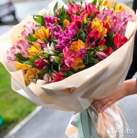 Букет из цветка альстромерия