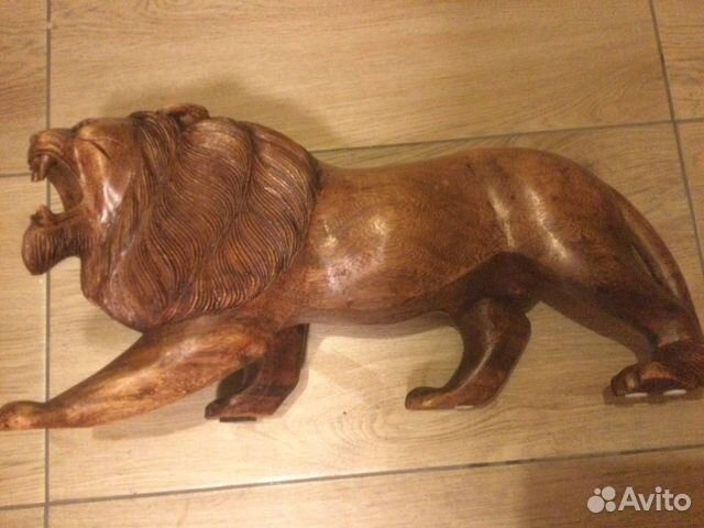 Лев деревянный большой