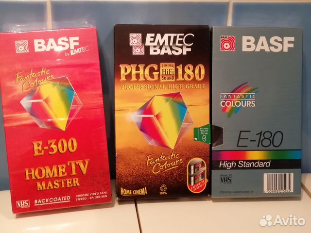 Кассеты ярославль. Видеокассета VHS Akai. Видеокассеты BASF. VHS кассеты Akai.