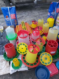 Поилки кормушки бутылочки премиксы добавки