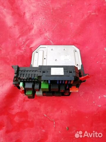 Блок предохранителей передний Mercedes W221 S