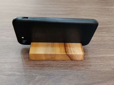 Подставка для телефона из дерева