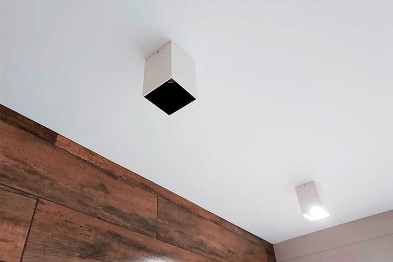 Бесщелевые натяжные потолки kraab