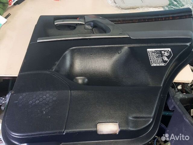 Задняя правая обшивка двери на ленд крузер 200