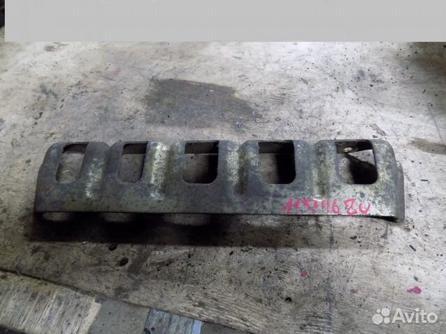 Кронштейн впускного коллектора X-Trail (T30) 2001