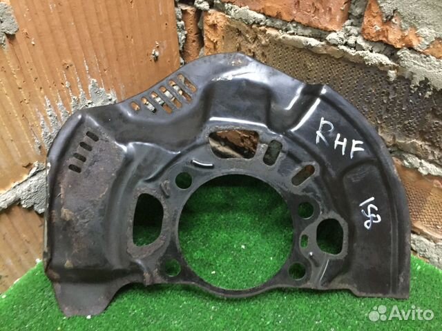 Пыльник тормозной передний правый Toyota Auris