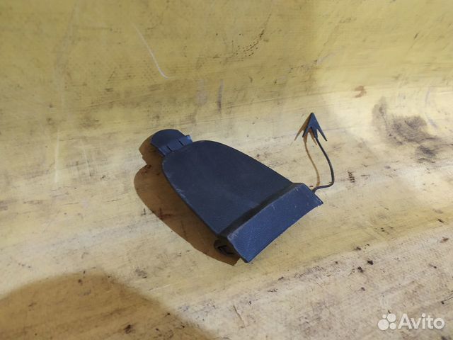 Заглушка буксировочного крюка VW jetta 2011