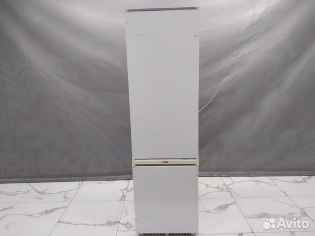 Холодильник Ariston OK RF 3300