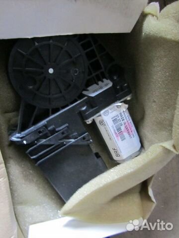 Моторчик стеклоподъемника правый skoda superb 2008