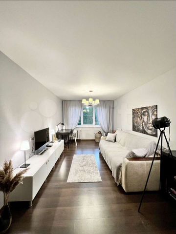 2-к. квартира, 50 м², 4/9 эт.