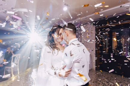 Пушка конфетти Тяжелый дым Холодные фонтаны Свет