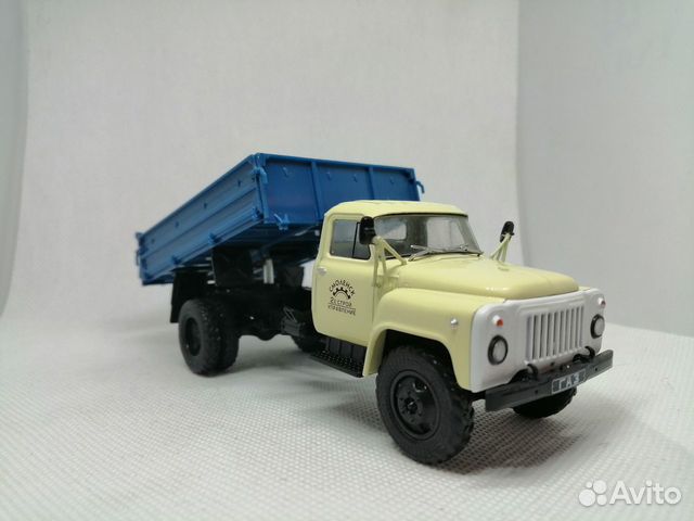 Модель газ-саз-53Б С декалями aвтoбазы на двepяx