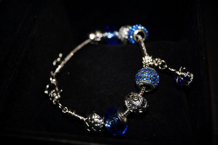 Браслет с шармами Pandora