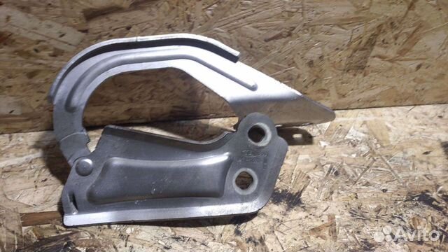 Петля капота Форд Фокус 3 2011 года левая