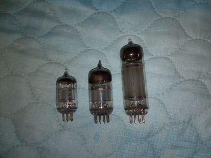 Пальчиковые радиолампы в большом количестве
