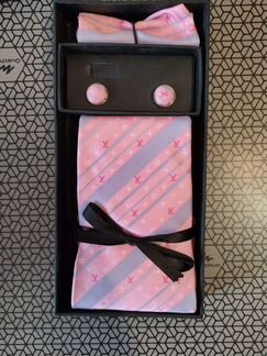 Галстук и запонки