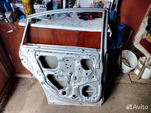 Ниссан Альмера g 15. Левая задняя дверь