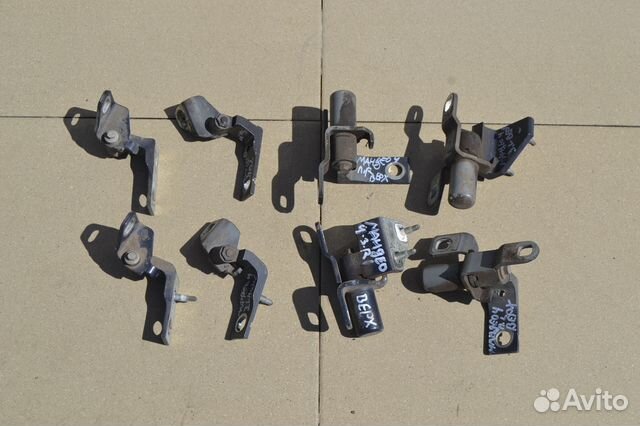 Петля двери передняя правая верхняя Ford Mondeo 4